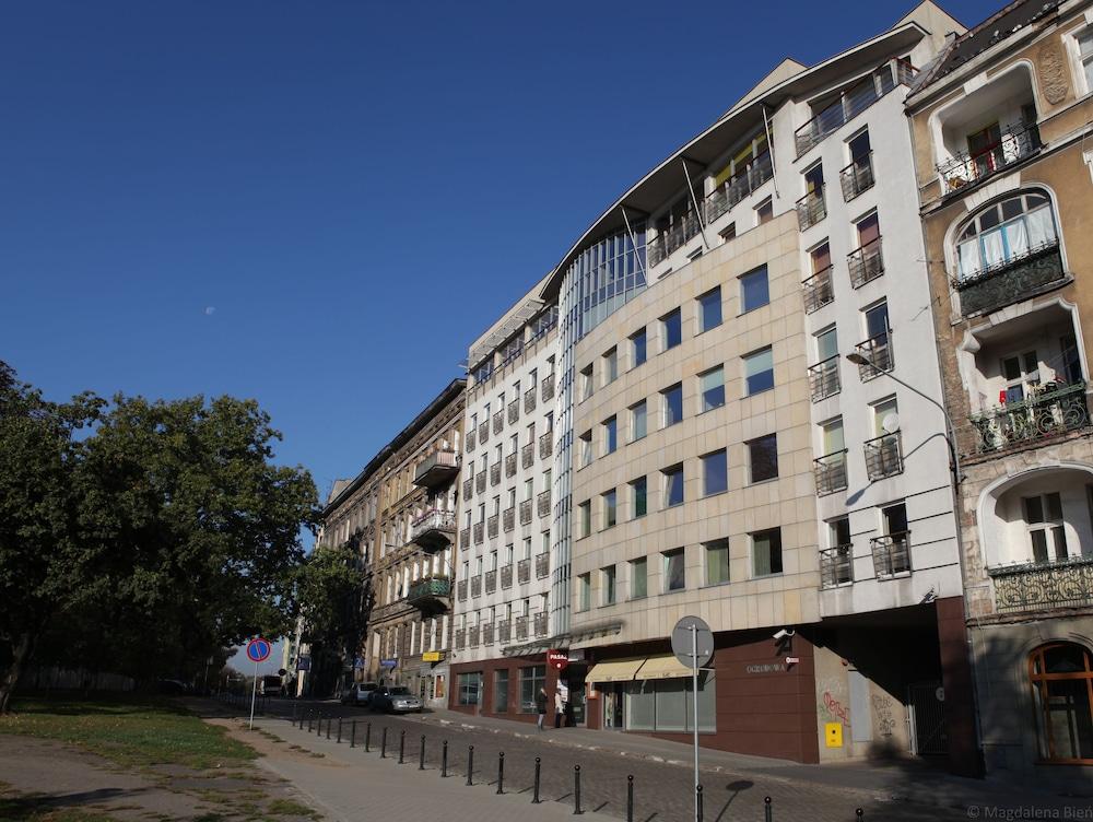 Platinum Apartments Aparthotel Poznań Exterior foto